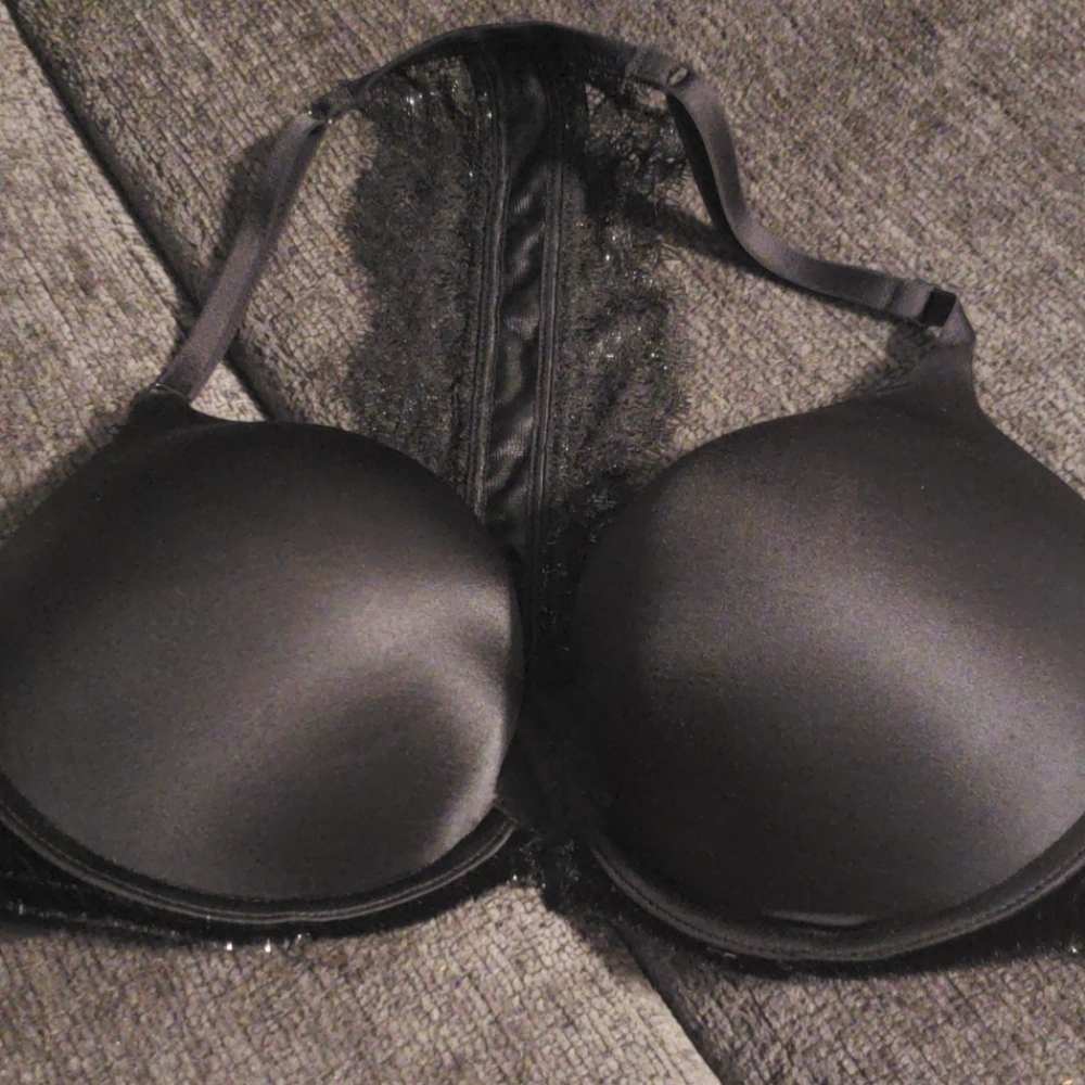 VS Bombshell front clasp bra